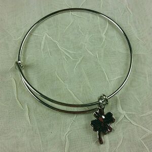 Silver Tone Four Leaf Clover Charm Bracelet Lucky Bangle St Patricks Day Minimal